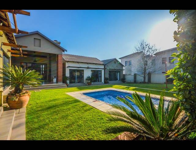 4 BEDROOM HOUSE FOR SALE IN COPPERLEAF ESTATE